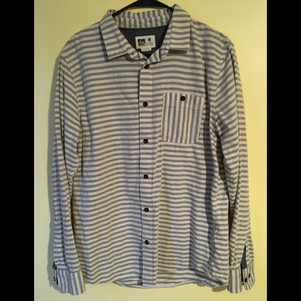 Reef 100% cotton button down shirt